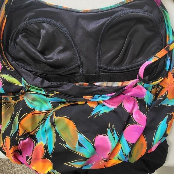 Plus Size Longitude One Piece Black Flowered Swimsuit - Picture 4 of 8